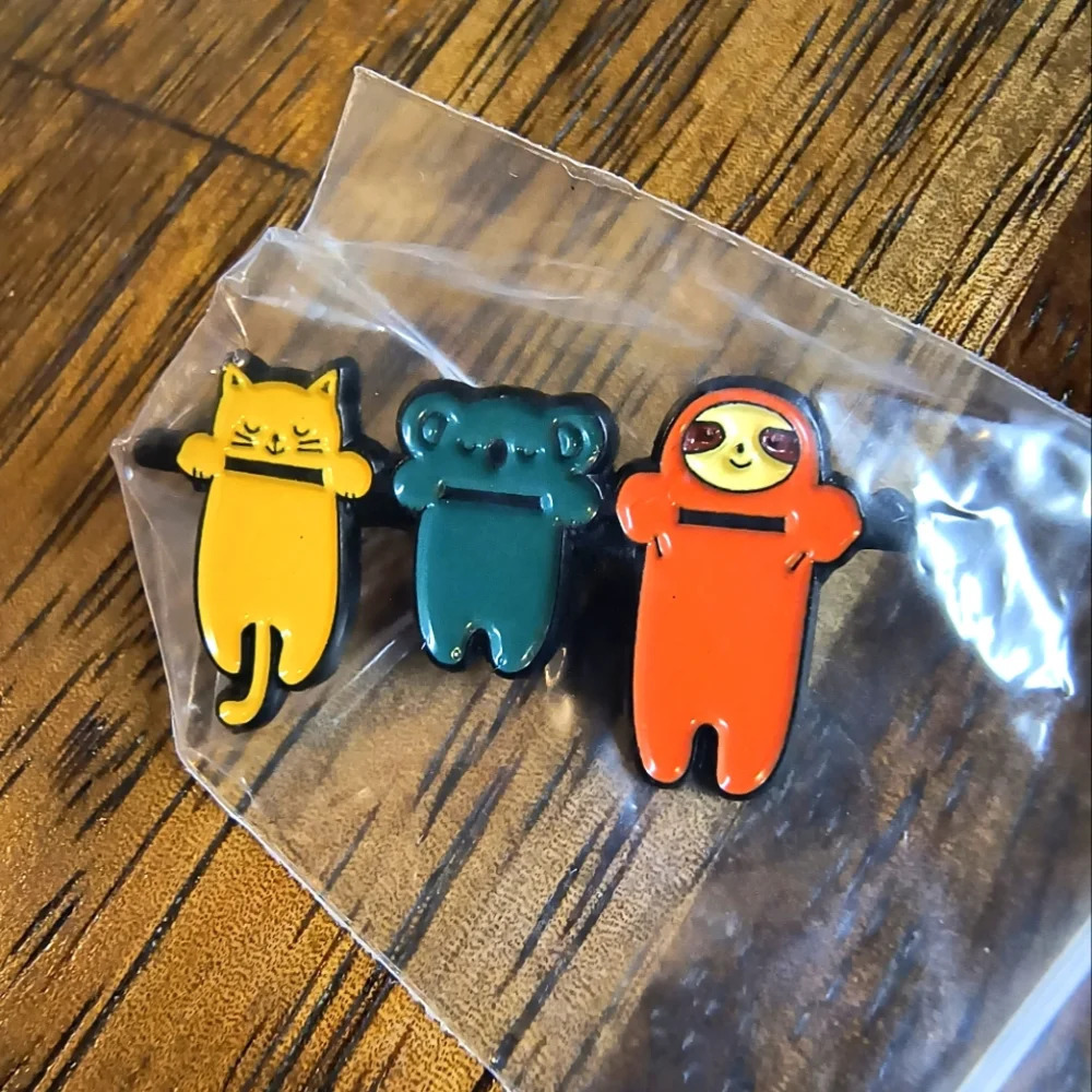 Yellow green orange cartoon cats enamel pin backpack clothes bag hat denim cap